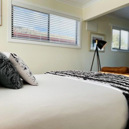 Stanley Village Waterfront Accommodation Bagian luar foto