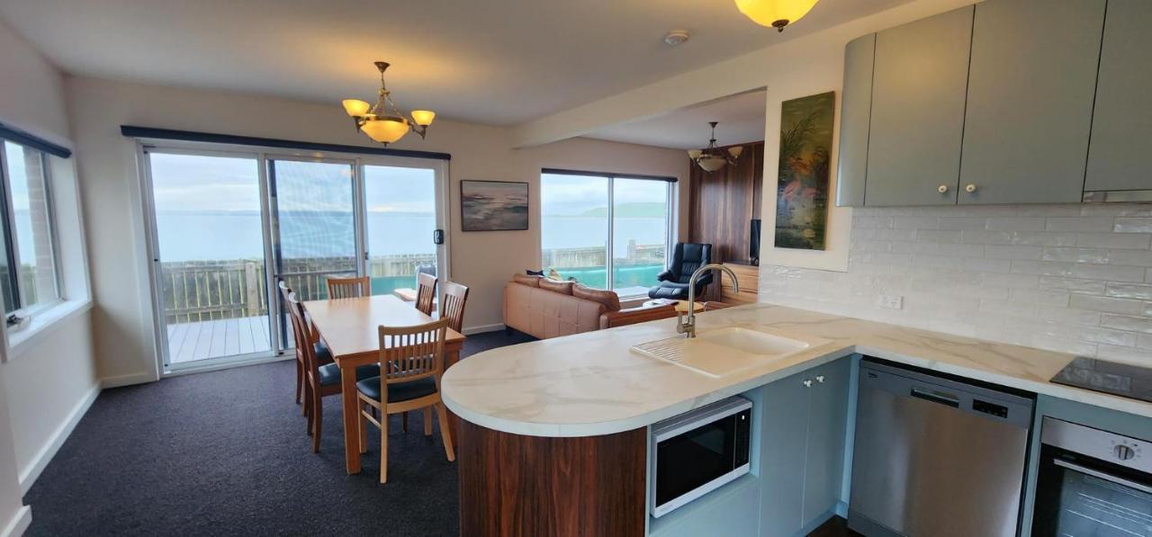 Stanley Village Waterfront Accommodation Bagian luar foto