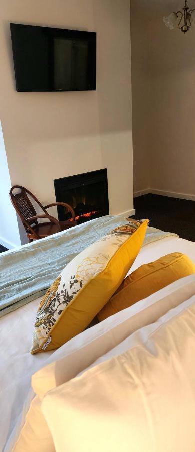 Stanley Village Waterfront Accommodation Bagian luar foto