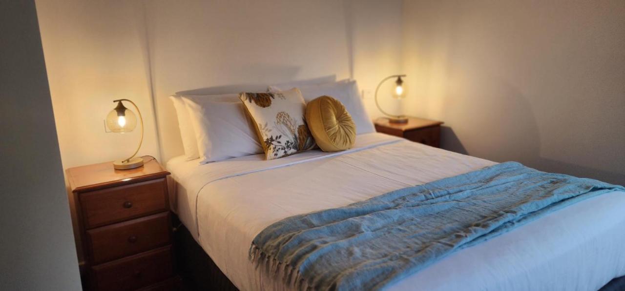 Stanley Village Waterfront Accommodation Bagian luar foto