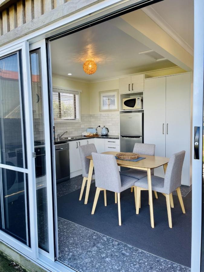 Stanley Village Waterfront Accommodation Bagian luar foto