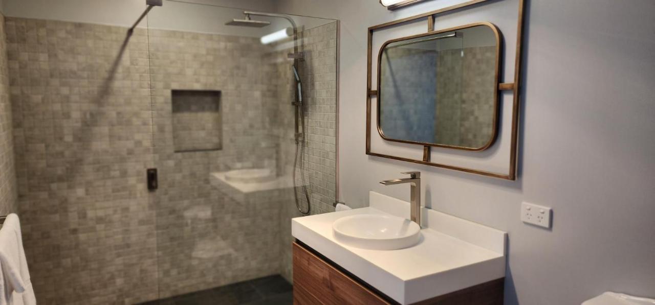Stanley Village Waterfront Accommodation Bagian luar foto
