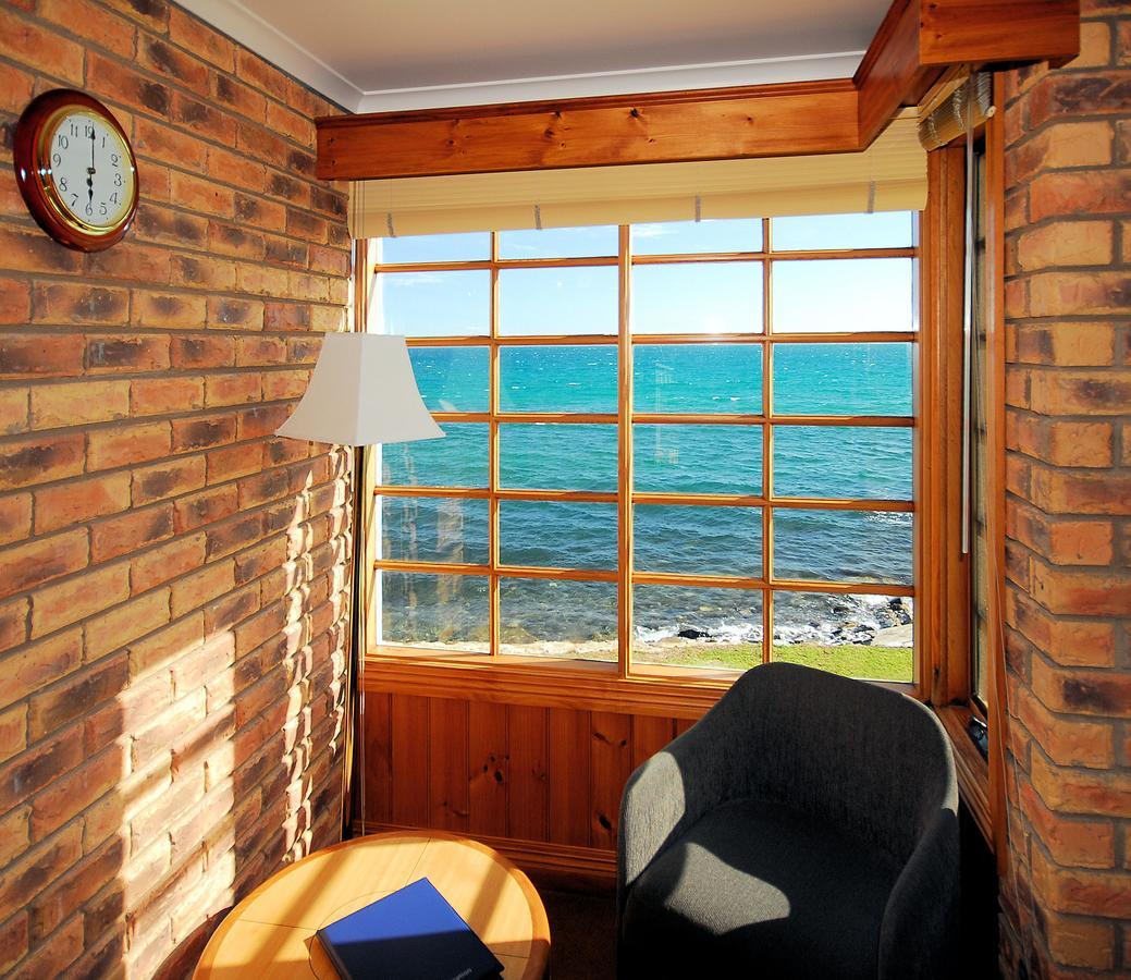 Stanley Village Waterfront Accommodation Bagian luar foto